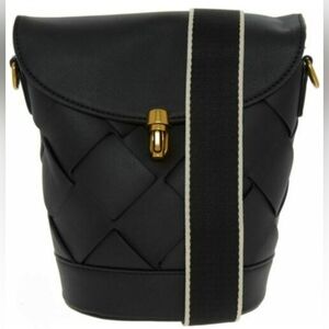 NWT French Connection Woven Crossbody Bag Black Gold Turnlock Clasp Guitar Strap